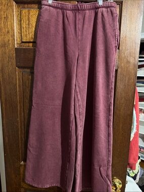 GAP Wide-Leg Sweatpants in Wine.  Vintage style